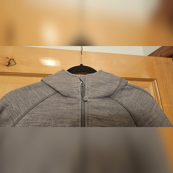 LULULEMON HOODED medium weight jacket, size 12 - Picture 10 of 11